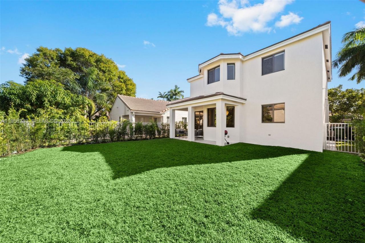 1077 Golden Cane Dr , Weston, FL 33327 Photo