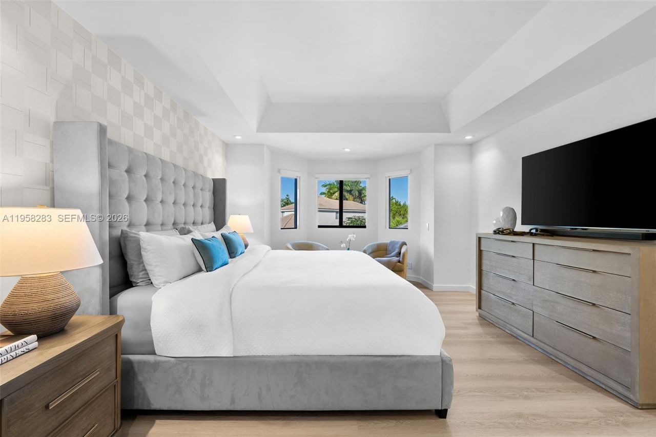 1077 Golden Cane Dr , Weston, FL 33327 Photo