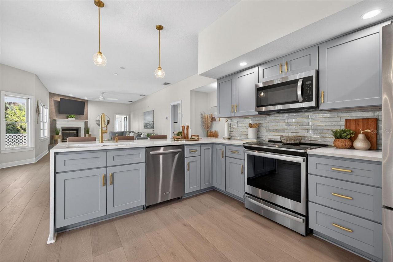 8667 Burning Tree Circle, Seminole, FL 33777 Photo