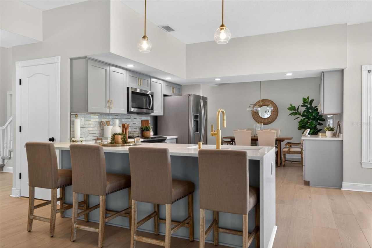 8667 Burning Tree Circle, Seminole, FL 33777 Photo