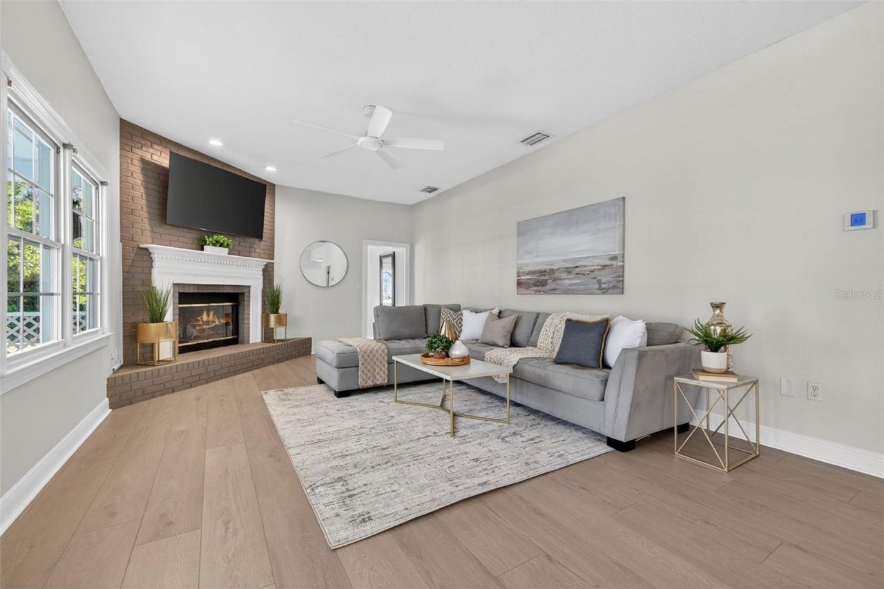 8667 Burning Tree Circle, Seminole, FL 33777 Photo