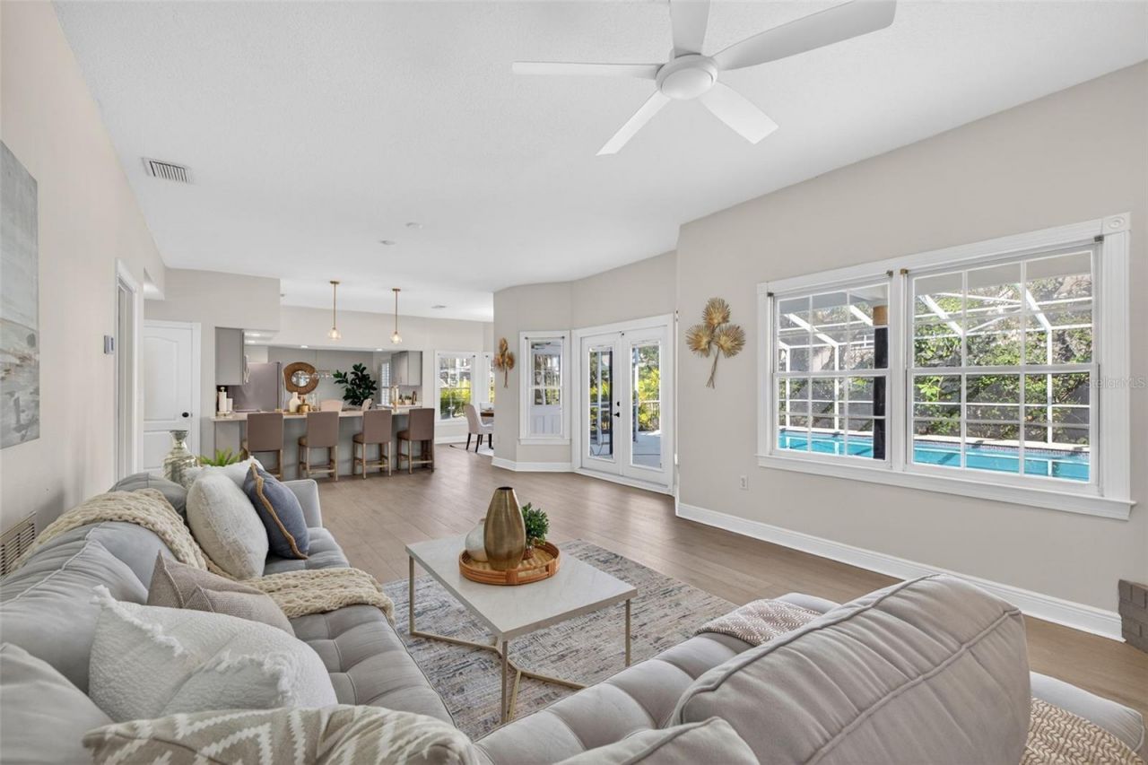 8667 Burning Tree Circle, Seminole, FL 33777 Photo