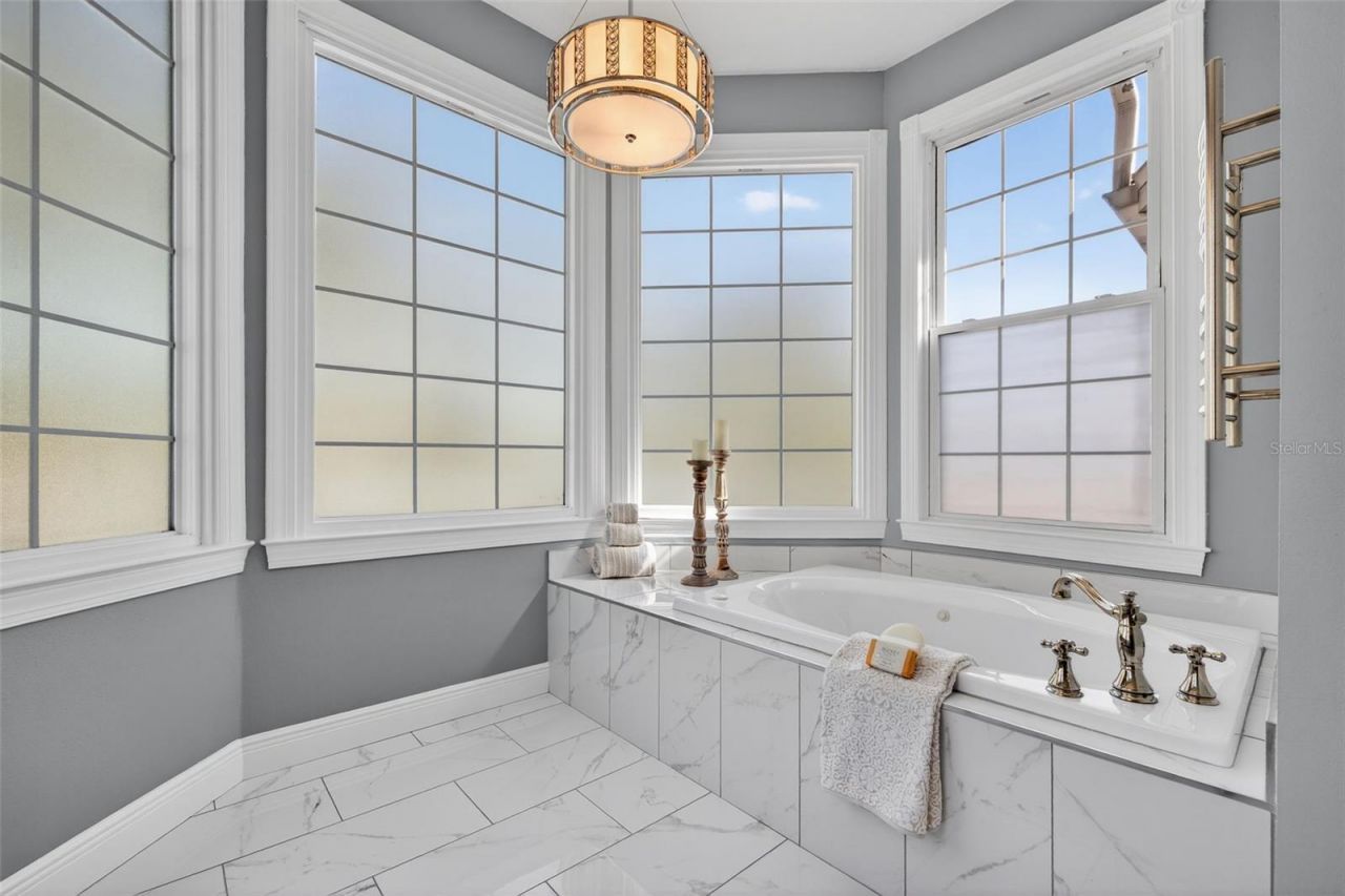 8667 Burning Tree Circle, Seminole, FL 33777 Photo