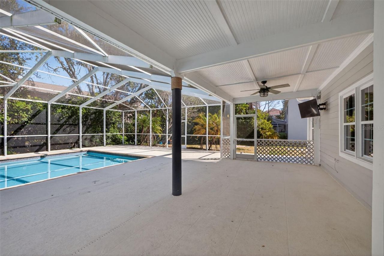 8667 Burning Tree Circle, Seminole, FL 33777 Photo