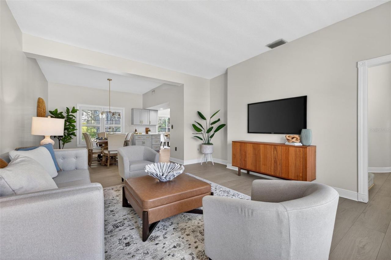 8667 Burning Tree Circle, Seminole, FL 33777 Photo