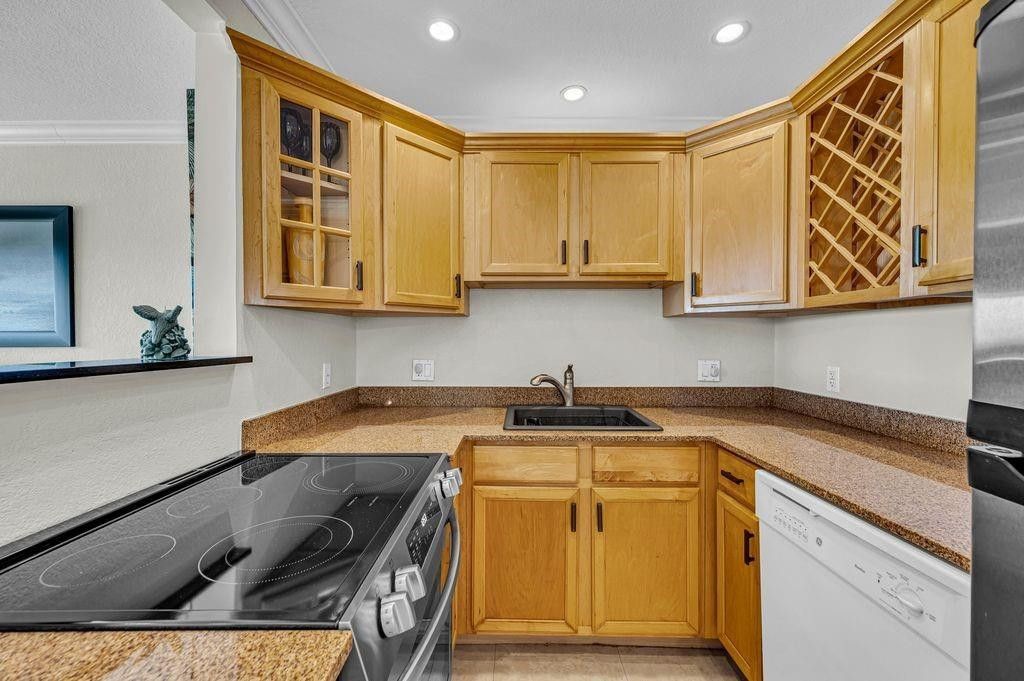 4836 NE 23rd Avenue, Unit 27, Fort Lauderdale, FL 33308 Photo