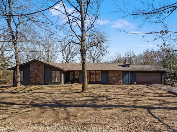 6300 Claywood Lane, Fayetteville, AR 72703