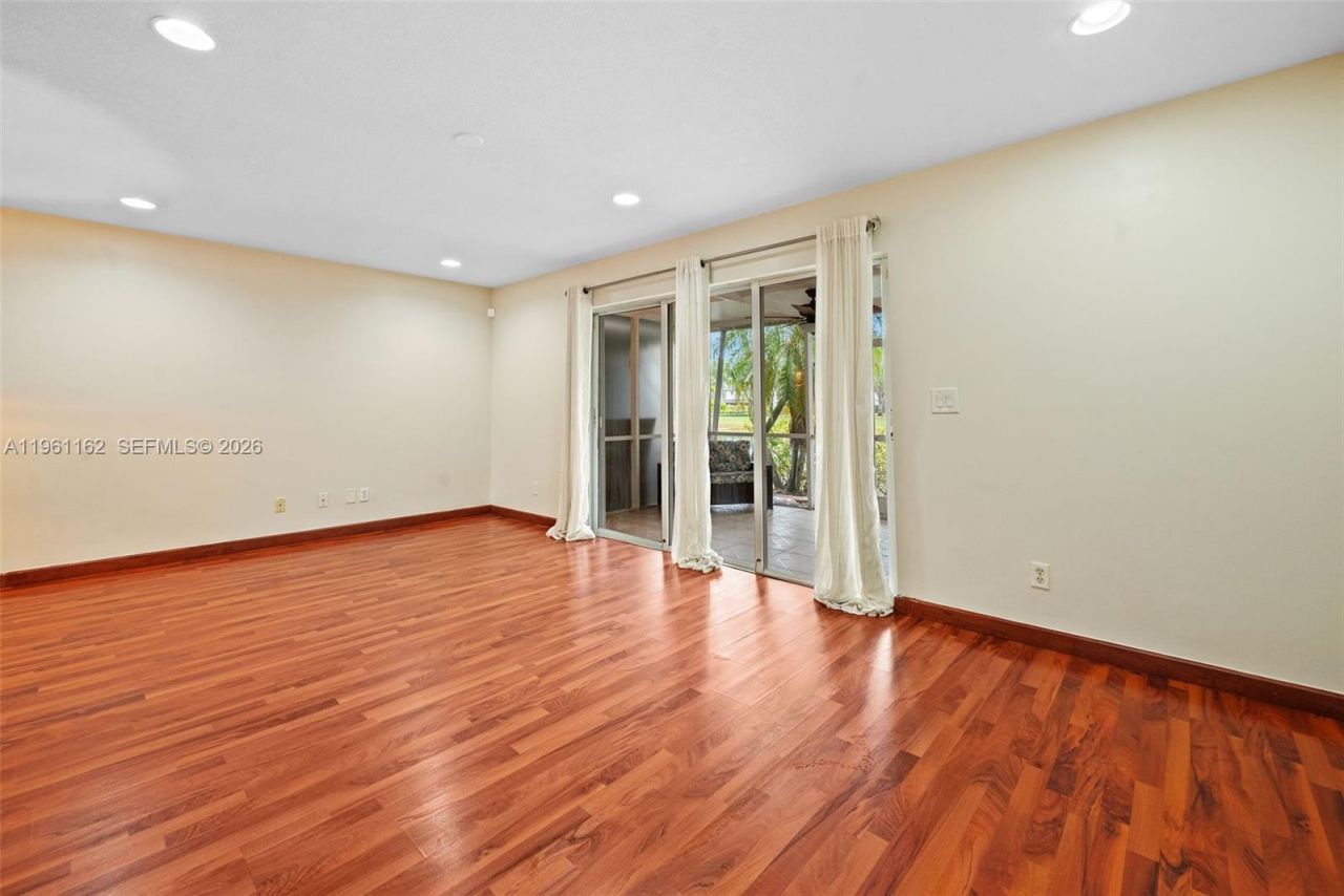 20807 NW 3rd Ct , Unit 2807, Pembroke Pines, FL 33029 Photo