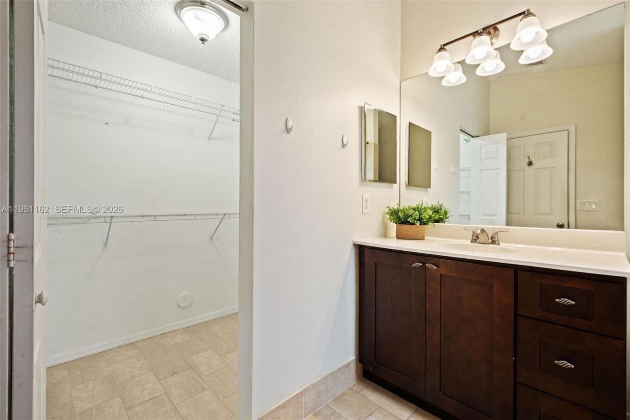 20807 NW 3rd Ct , Unit 2807, Pembroke Pines, FL 33029 Photo