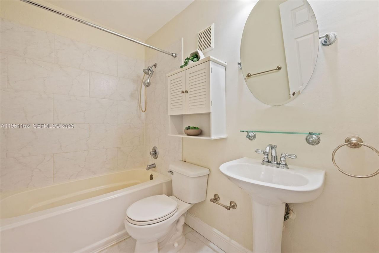 20807 NW 3rd Ct , Unit 2807, Pembroke Pines, FL 33029 Photo