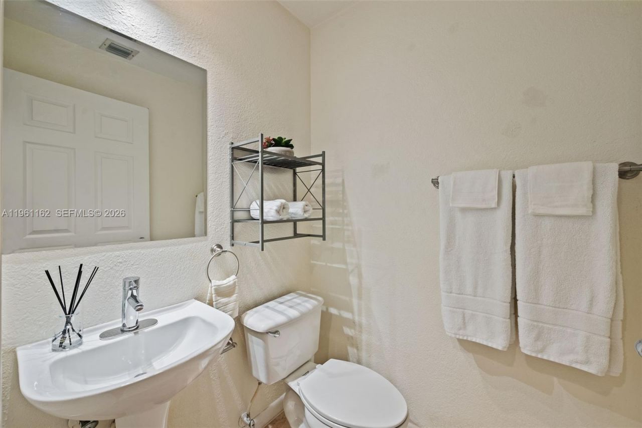 20807 NW 3rd Ct , Unit 2807, Pembroke Pines, FL 33029 Photo