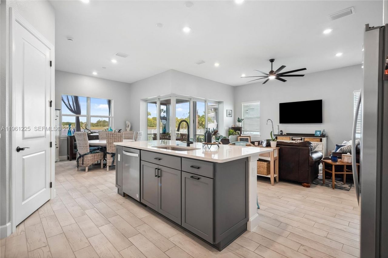 9734 SW Meridian Way, Stuart, FL 34997 Photo