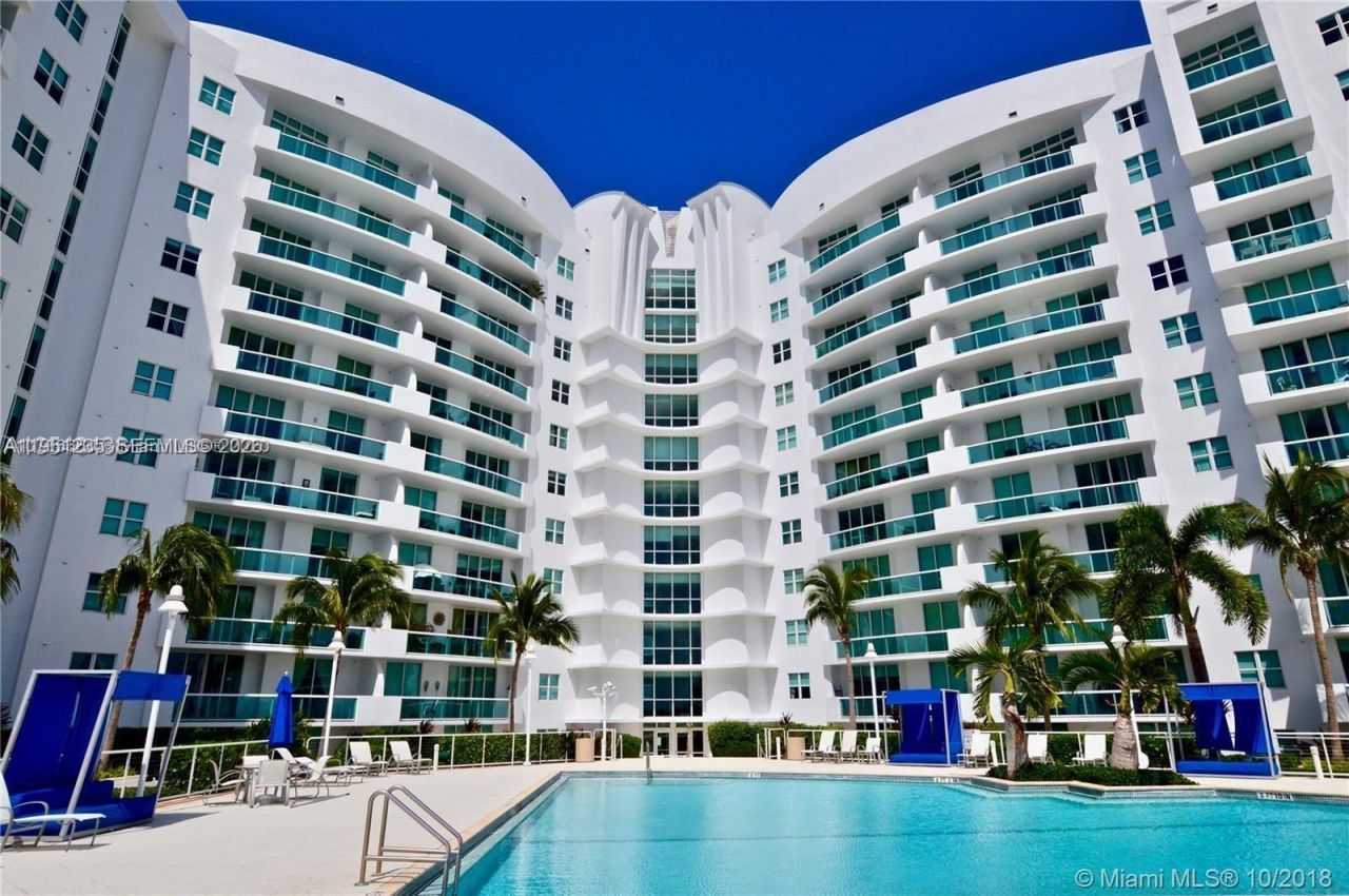 7900 Harbor Island Dr, Unit 806, North Bay Village, FL 33141 Photo