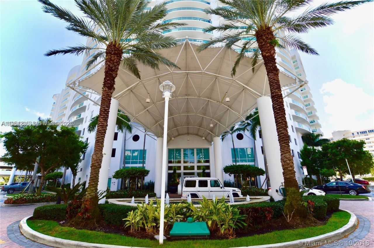 7900 Harbor Island Dr, Unit 806, North Bay Village, FL 33141 Photo