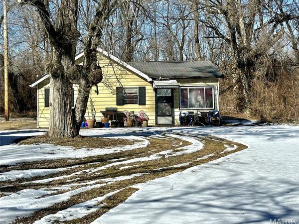 59 Jarvis Place, East St Louis, IL 62207