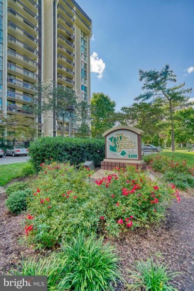 5300 Holmes Run Parkway, Unit 1218, Alexandria, VA 22304 Main Photo