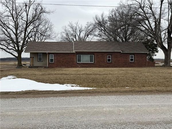 8746 SW County Road 4007 Rural Route, Rich Hill, MO 64779