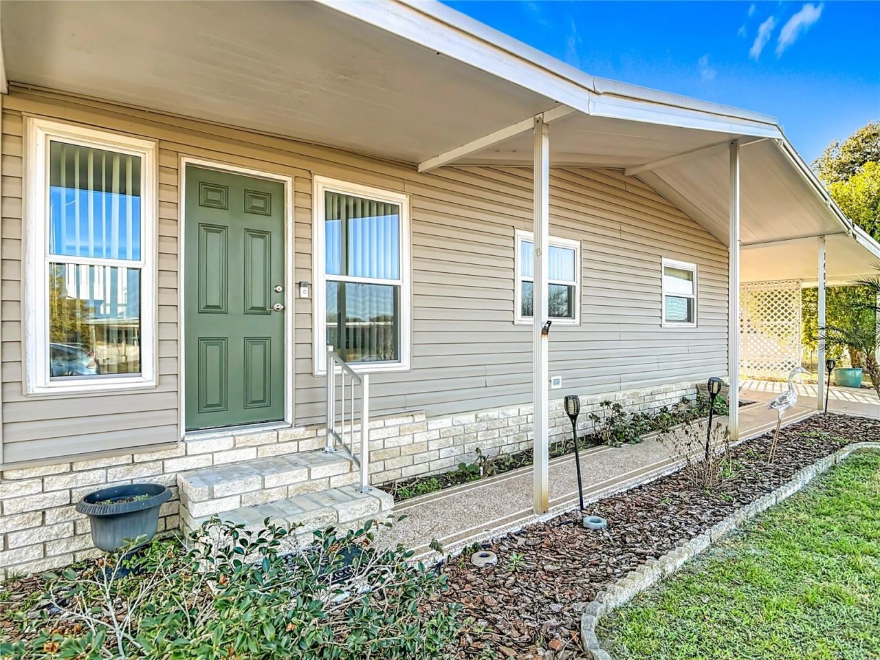 1405 Skyline Court, Tavares, FL 32778 Main Photo