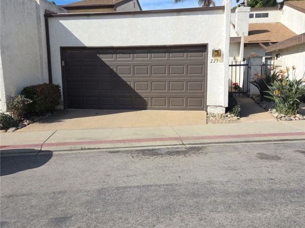 221 Marquis Place, Santa Maria, CA 93454