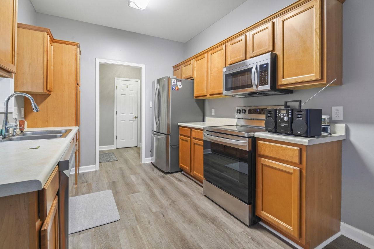 6627 Cherry Laurel Dr. Photo 10