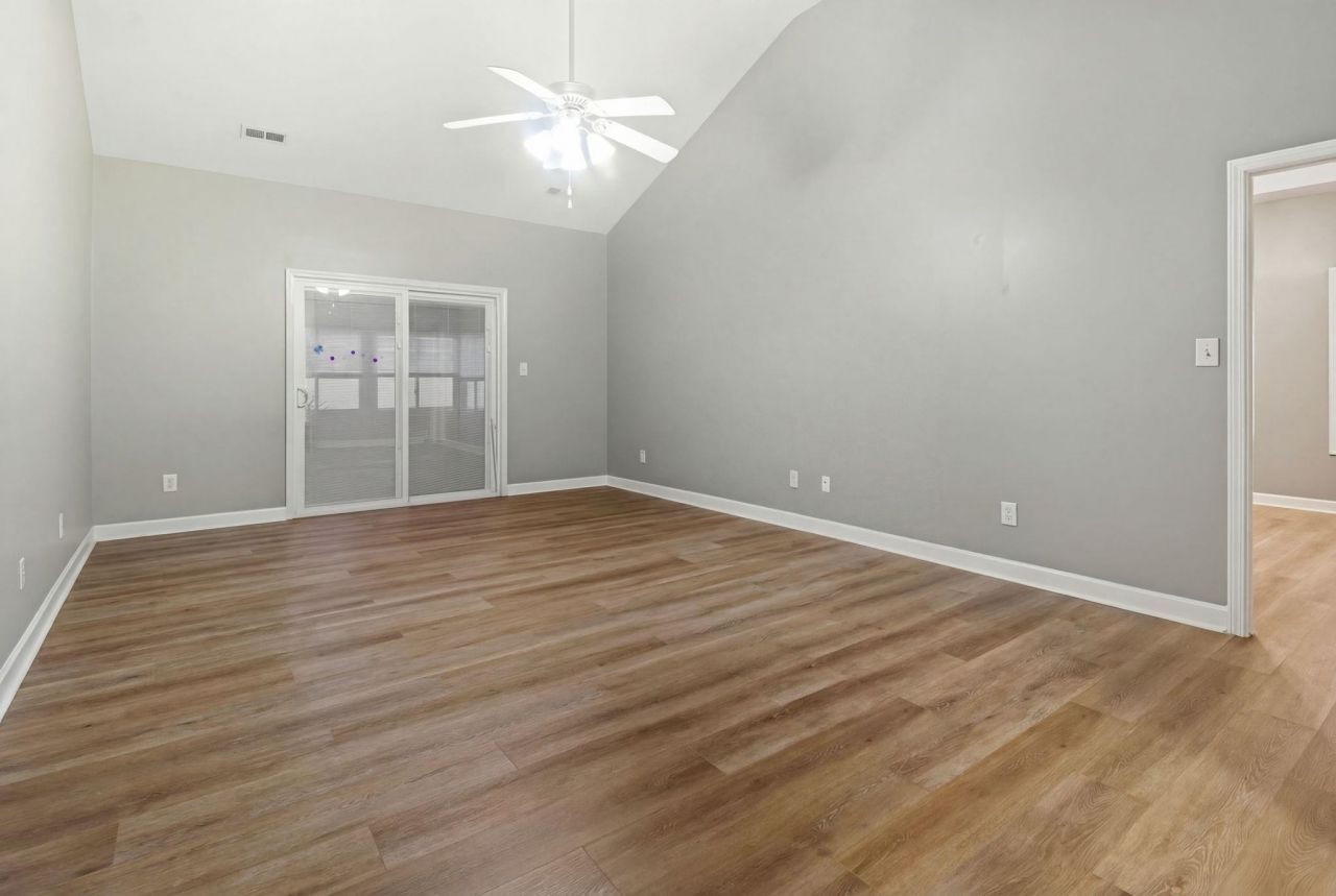 6627 Cherry Laurel Dr. Photo 4