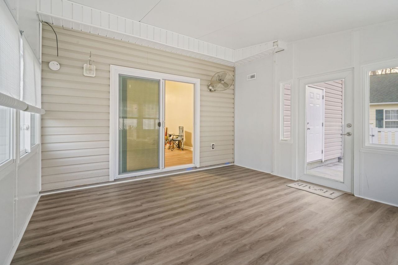 6627 Cherry Laurel Dr. Photo 7