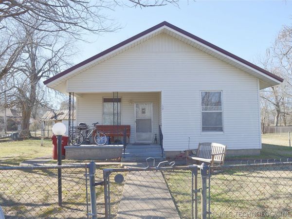 601 N G Street, Hugo, OK 74743