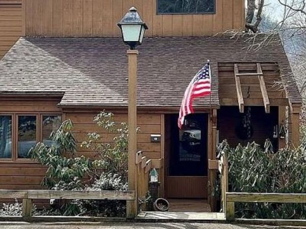 109 Emerald Ridge Road , Sapphire, NC 28774