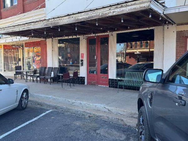 303 Main ST, Smithville, TX 78957