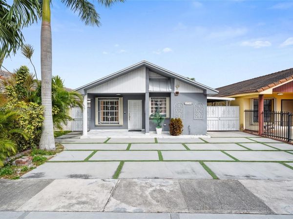 2755 W 74th St, Hialeah, FL 33016