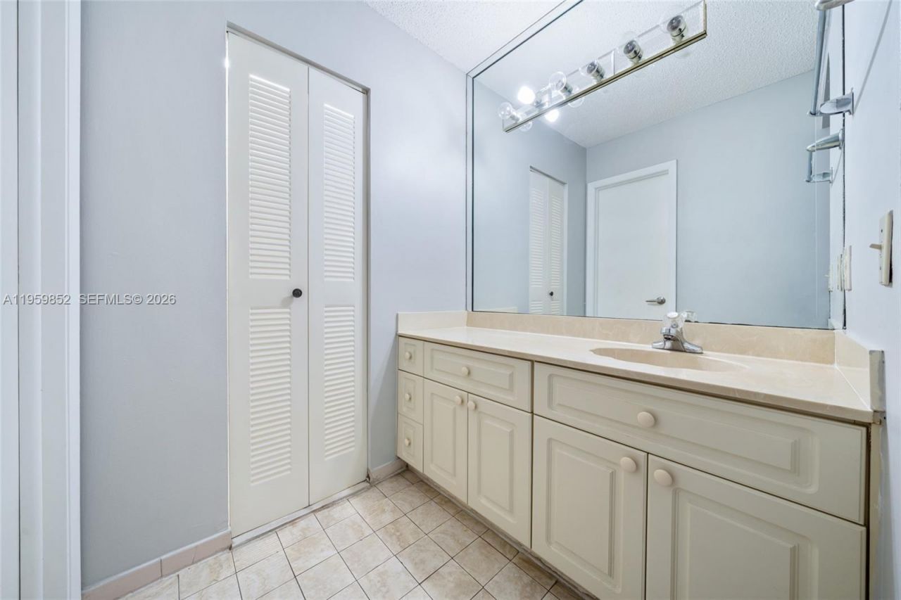 2755 W 74th St, Hialeah, FL 33016 Photo