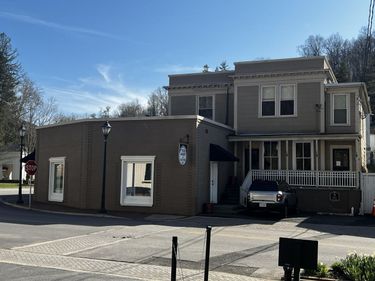 7779 Sam Snead Highway , Hot Springs, VA 24445