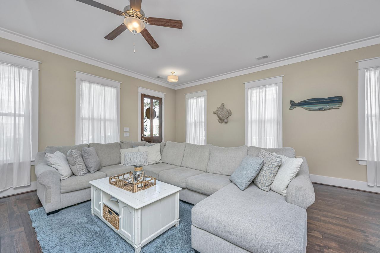 2810 Rivertowne Parkway Photo 6