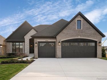 13924 Arthur Court, Washington Twp, MI 48094