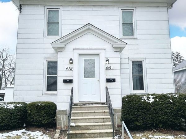 419 1/2 N 6th Street, Unit UPPER, DeKalb, IL 60115