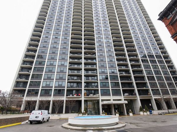 1560 N Sandburg Terrace, Unit 802J, Chicago, IL 60610