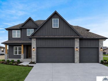 19914 Weir Street, Omaha, NE 68135