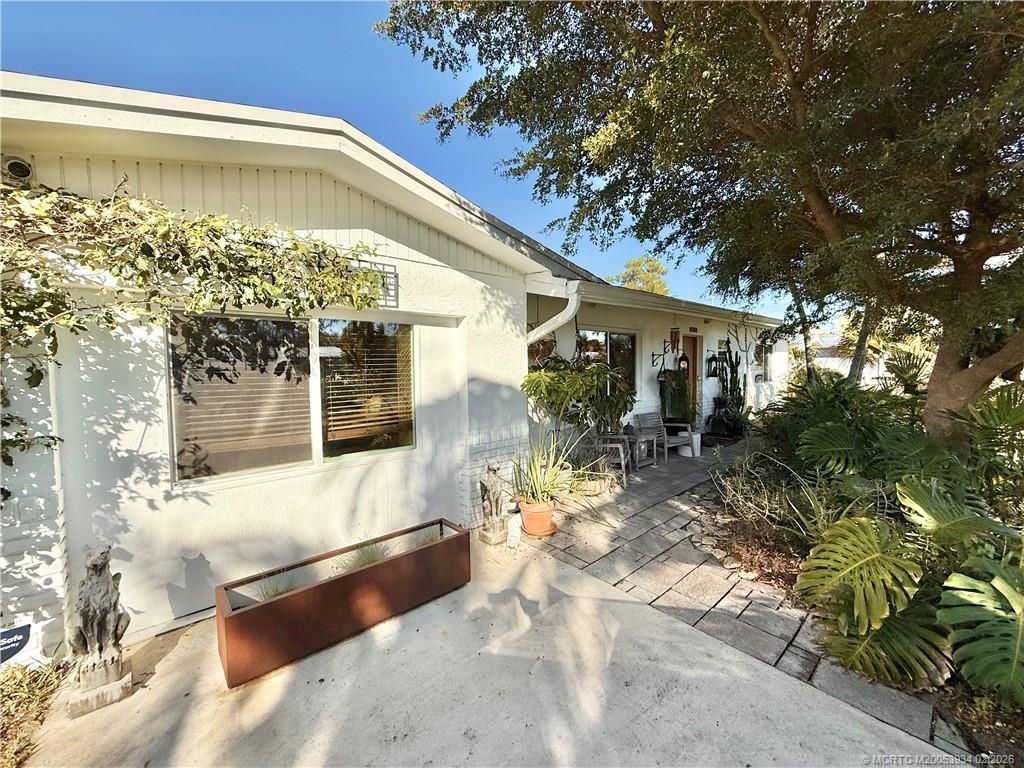 1092 SE Madison Avenue, Stuart, FL 34996 Photo