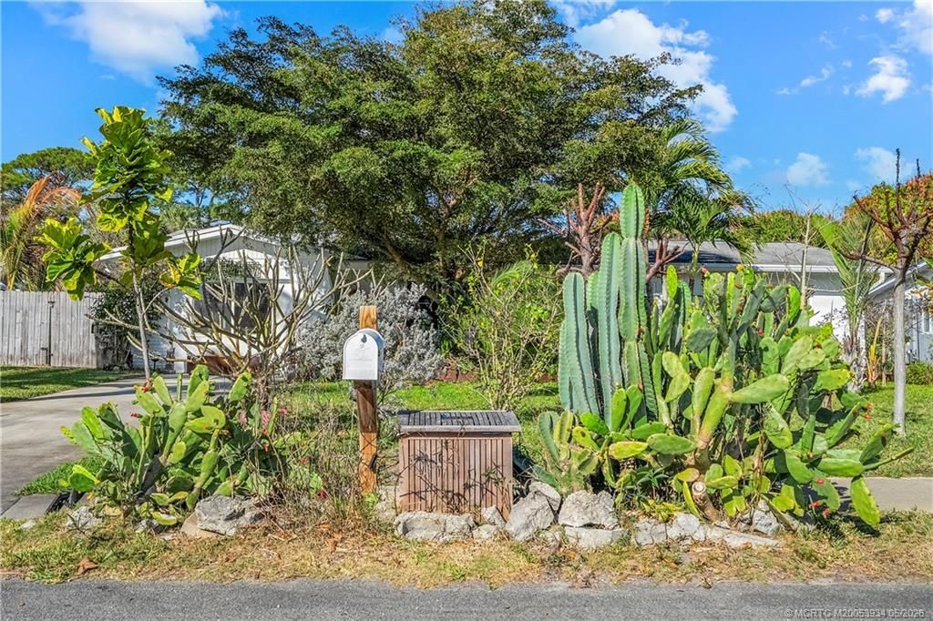 1092 SE Madison Avenue, Stuart, FL 34996 Photo