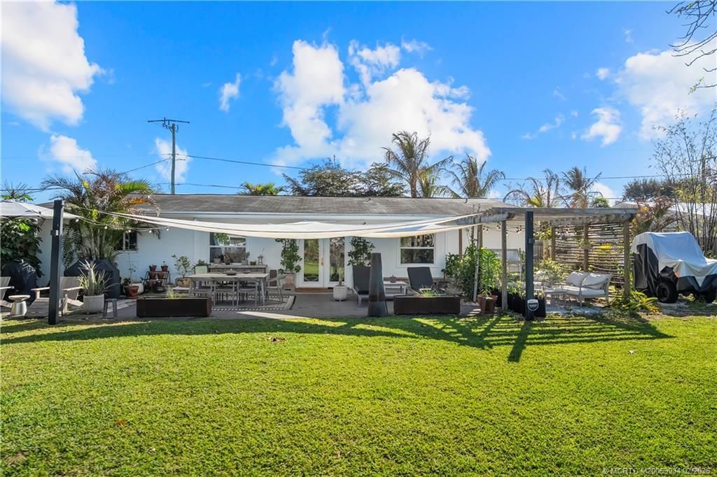 1092 SE Madison Avenue, Stuart, FL 34996 Photo