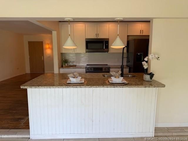 1092 SE Madison Avenue, Stuart, FL 34996 Photo