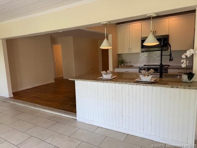 1092 SE Madison Avenue, Stuart, FL 34996 Photo