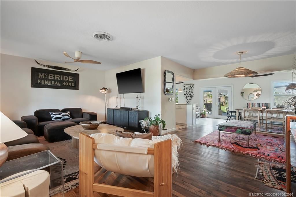 1092 SE Madison Avenue, Stuart, FL 34996 Photo