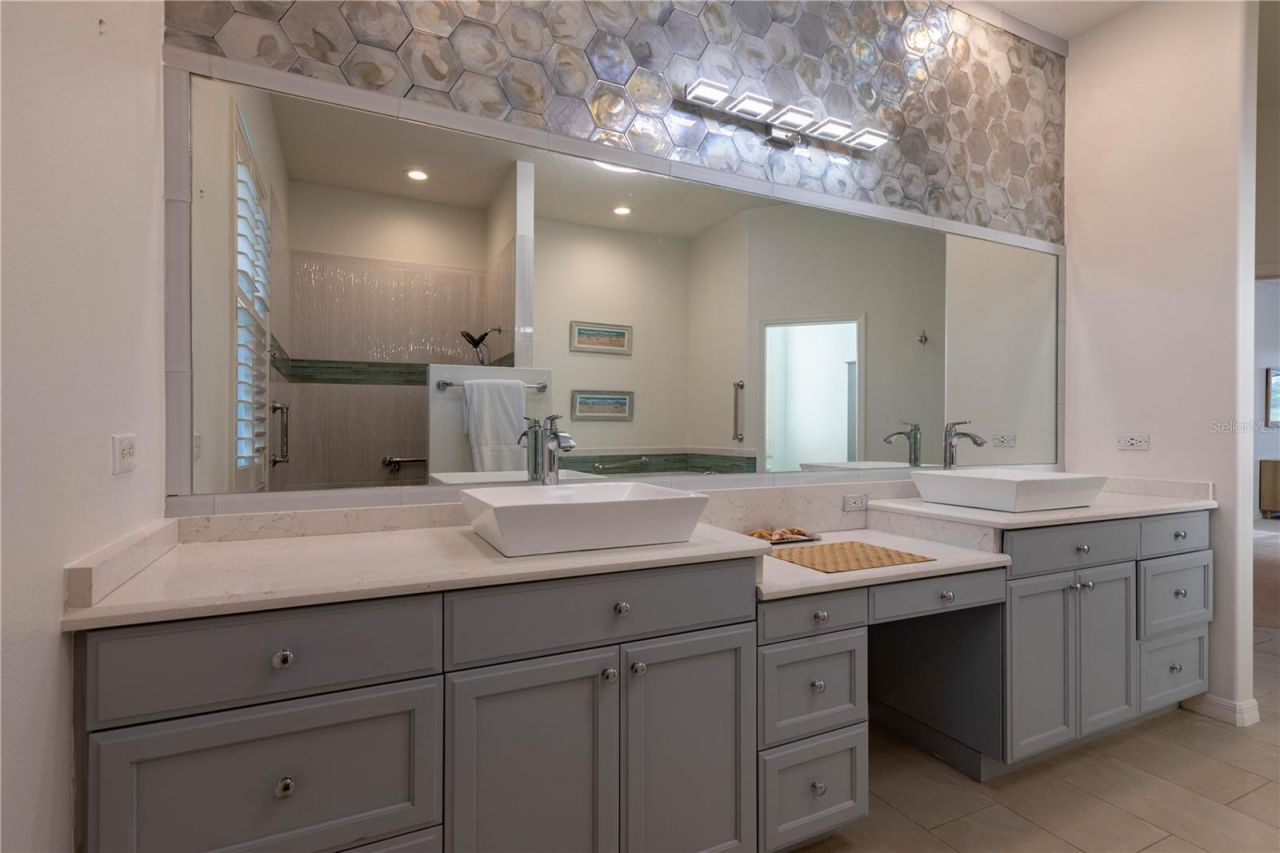 442 Tremingham Way, Venice, FL 34293 Photo