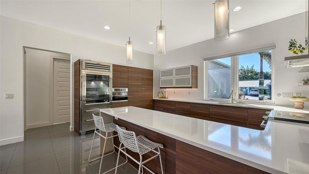 2215 Datura Street, Sarasota, FL 34239 Photo