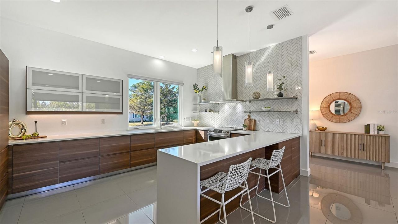 2215 Datura Street, Sarasota, FL 34239 Photo