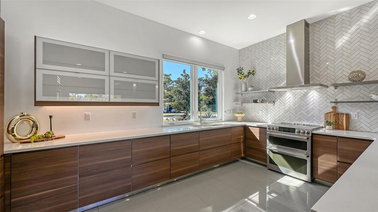 2215 Datura Street, Sarasota, FL 34239 Photo