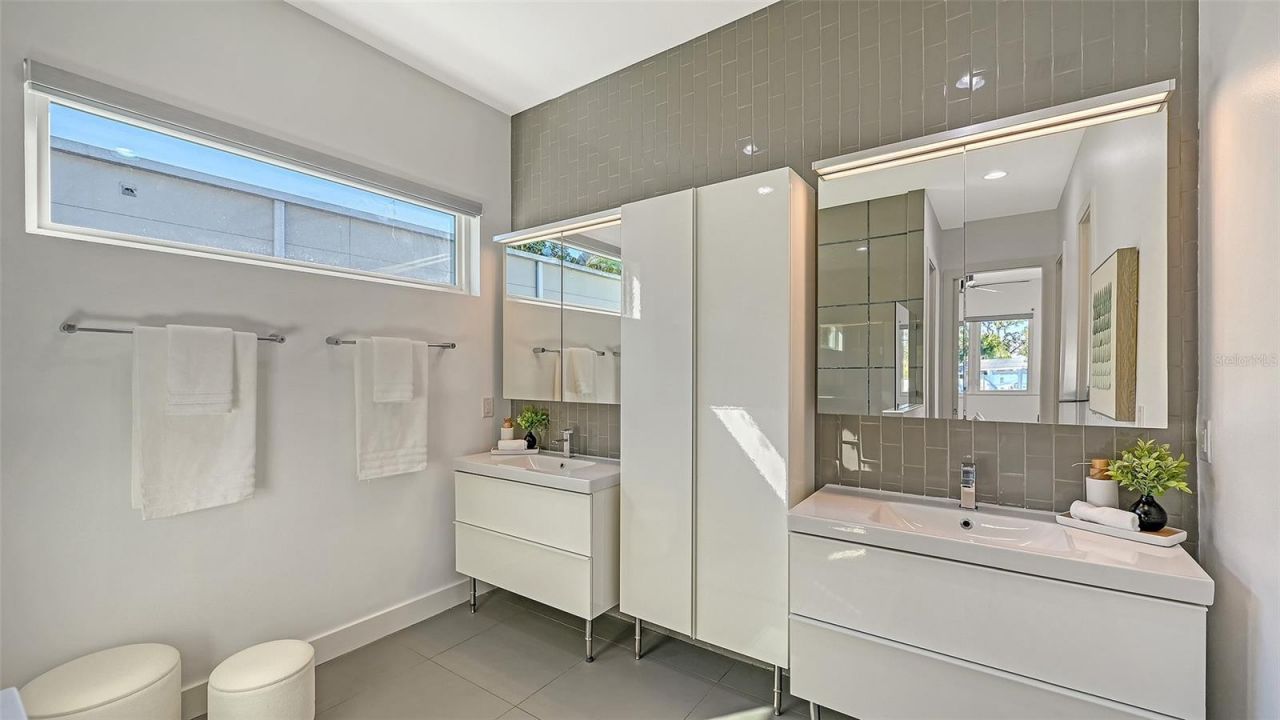 2215 Datura Street, Sarasota, FL 34239 Photo