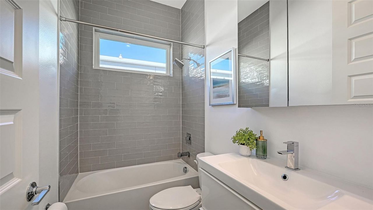 2215 Datura Street, Sarasota, FL 34239 Photo