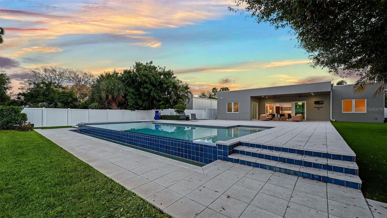 2215 Datura Street, Sarasota, FL 34239 Photo